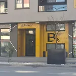 Golden Bulevar *